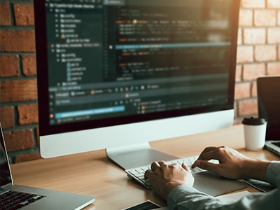 Enerģijas uzglabāšana galvenokārt ir balstīta uz šādiem diviem punktiem